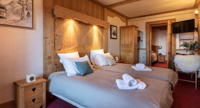 Hotel Les Cascades, Courchevel 1650 ski chalet, image 7